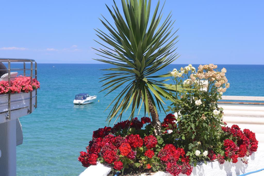 Olympos Beach Plaka Exterior foto