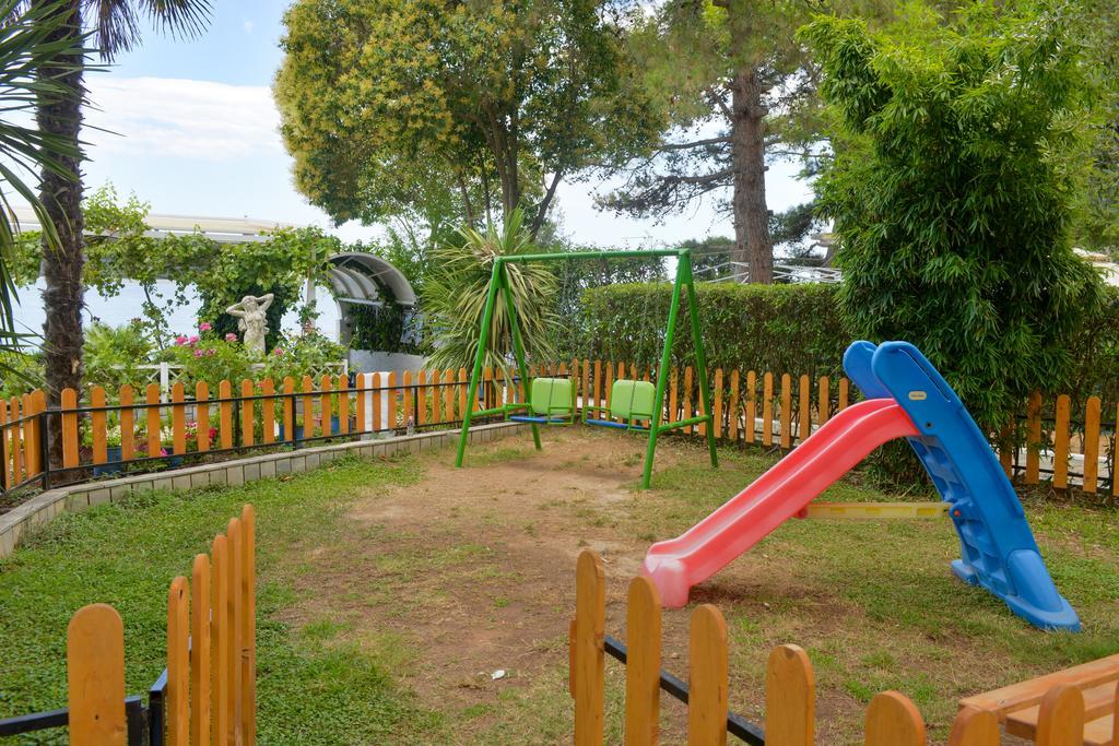Olympos Beach Plaka Exterior foto